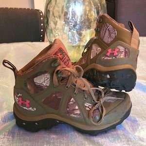 Under armour speed freak chaos hiking boots size 6.5